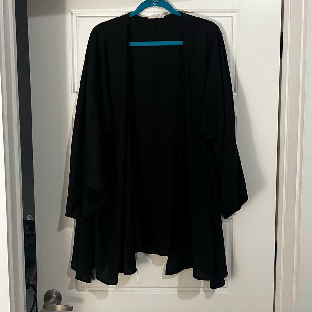 Black Flowy Kimono
